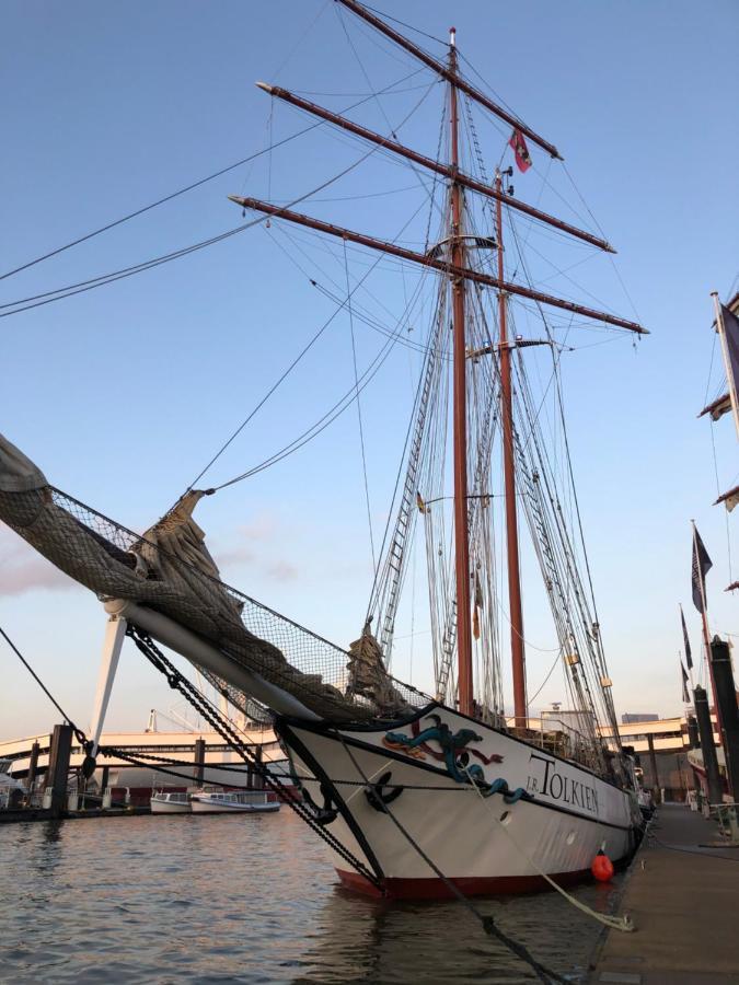 Segelschiff J.R. Tolkien Hotel Hamburg Luaran gambar